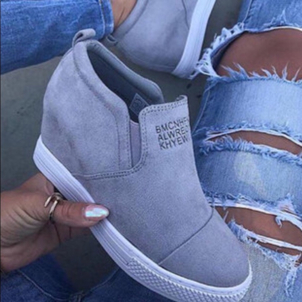 Wedge sneaker